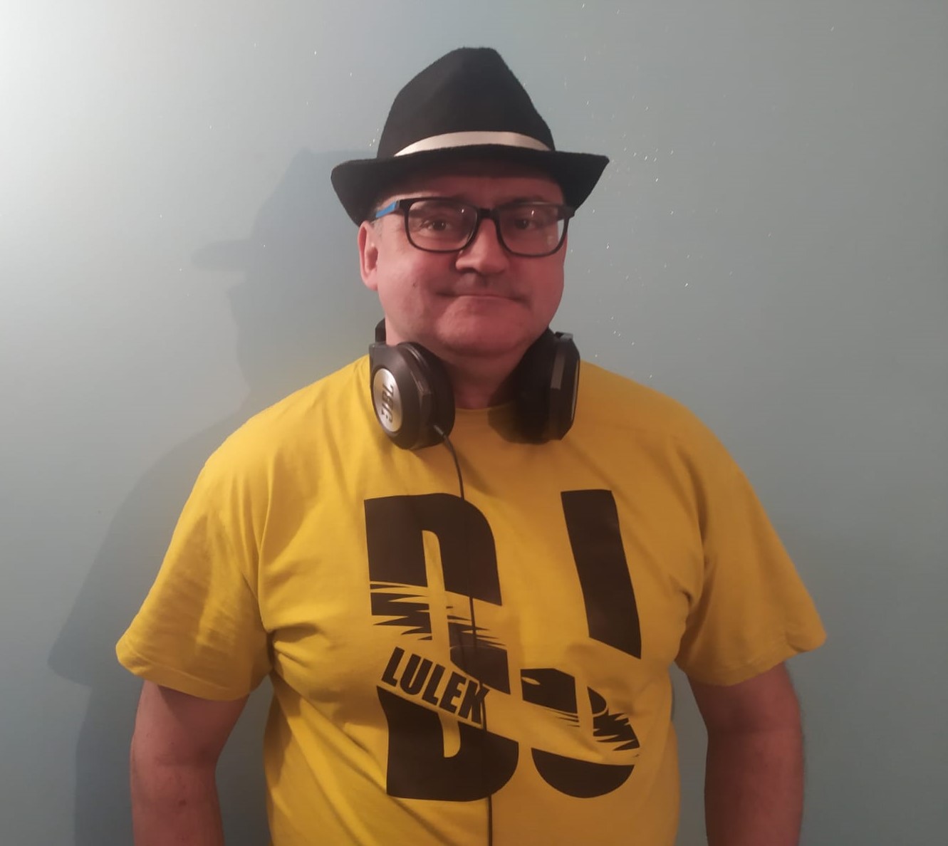 DJ